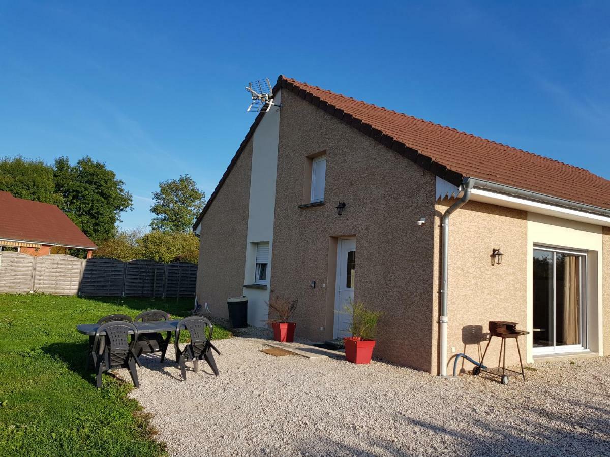 Gite Le Petit Pied-A-Terre La Chapelle-Saint-Sauveur  Exteriör bild